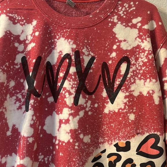 Gildan XOXO animal print and bleach splatter sweatshirt size small - Picture 2 of 5